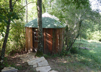 Toilettes sèche du camping au coeur des bois à Manaska Haute Garonne
